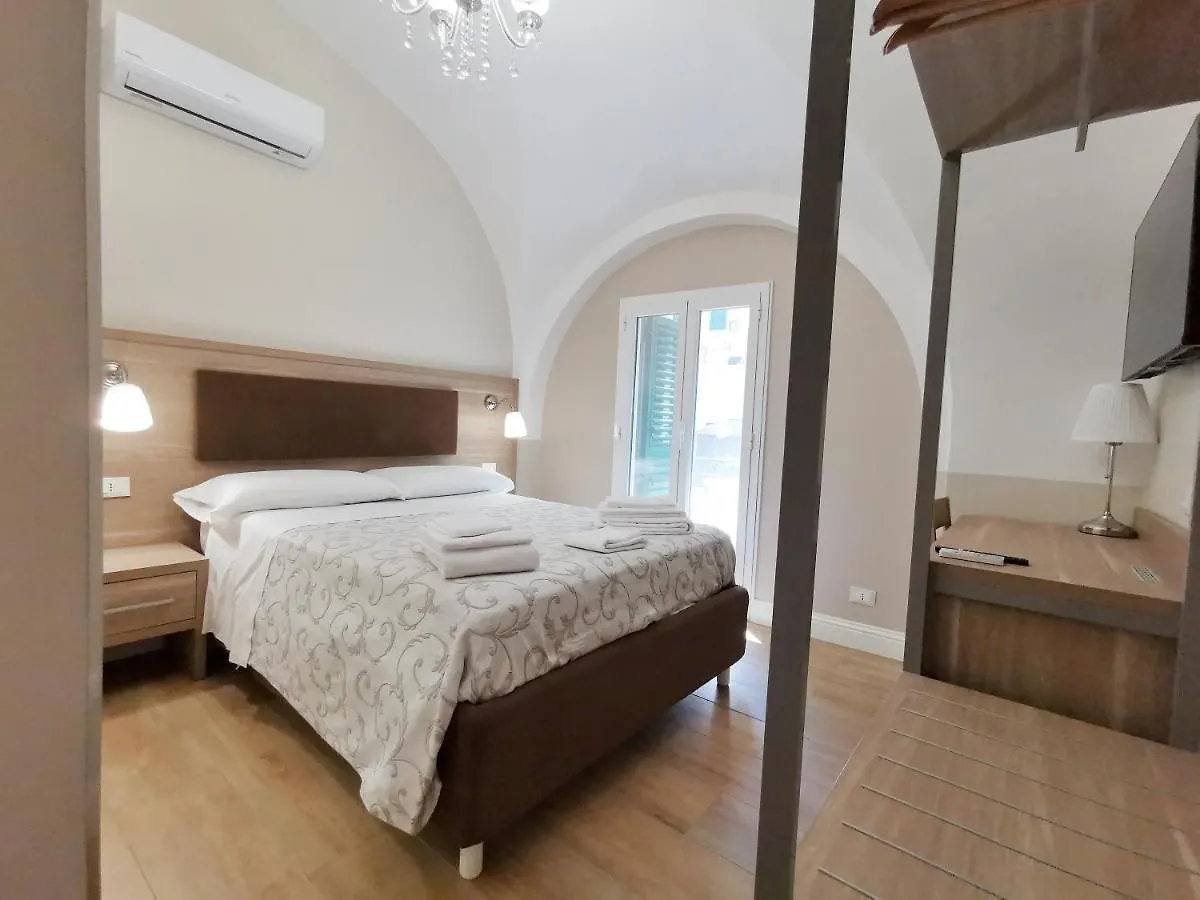 Opera Relais 85 Bed & Breakfast Messina Italy