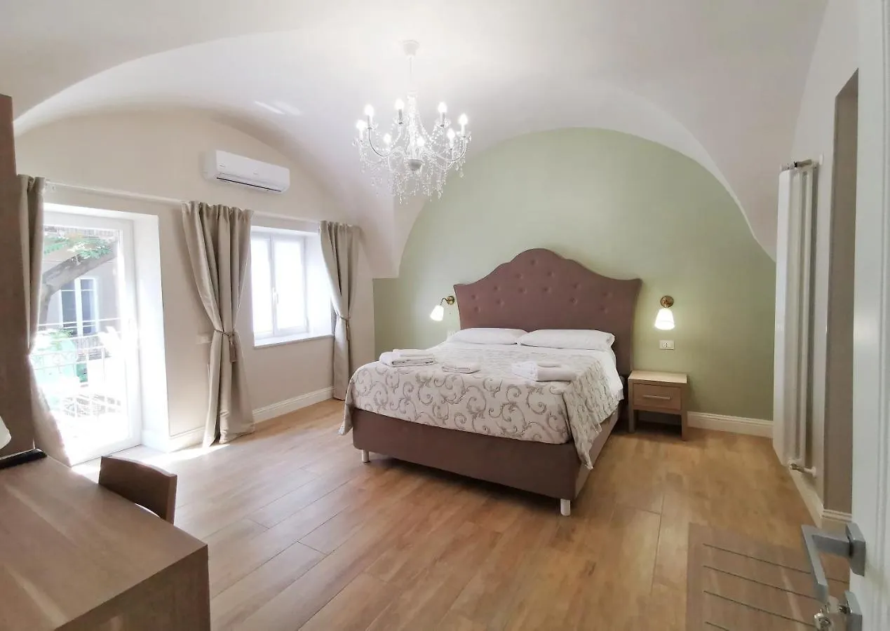 Opera Relais 85 Bed & Breakfast Messina