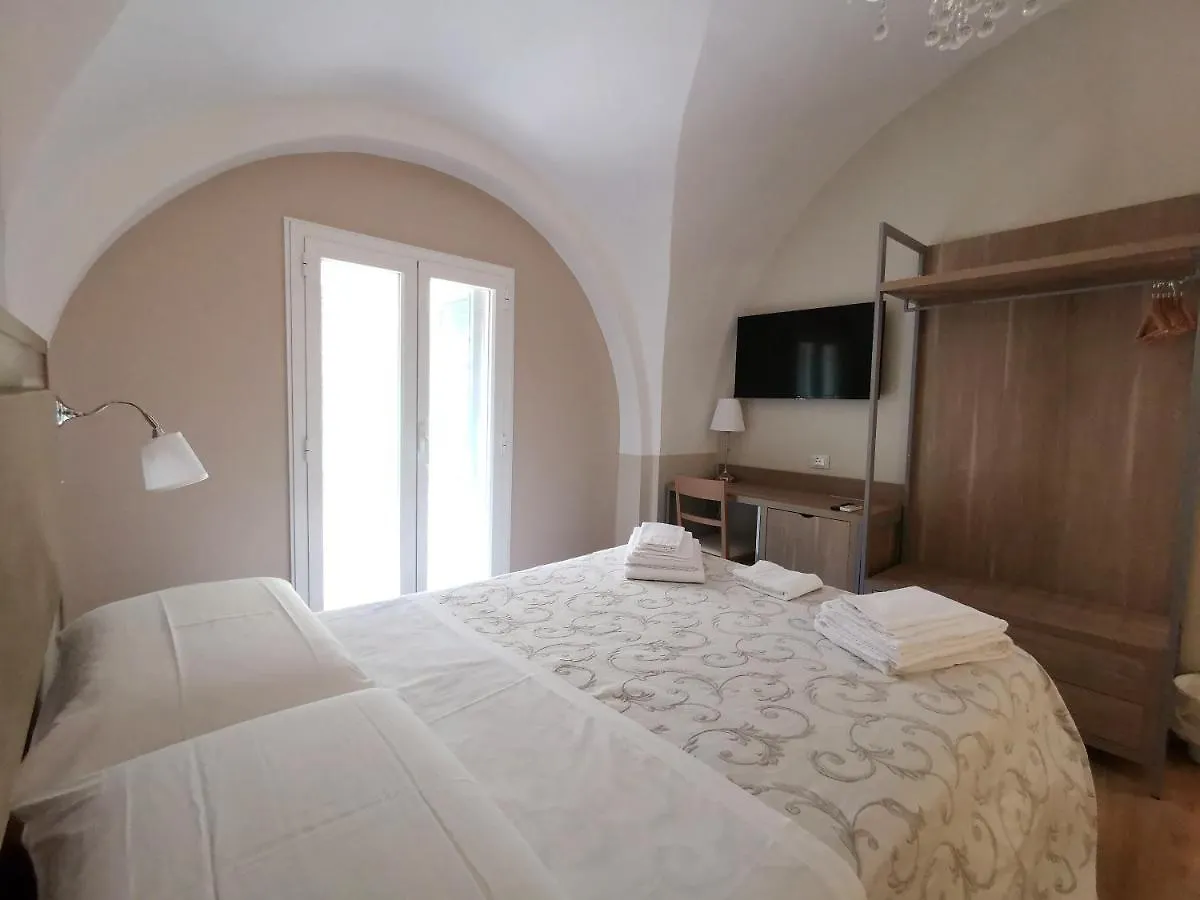 Opera Relais 85 Bed & Breakfast Messina
